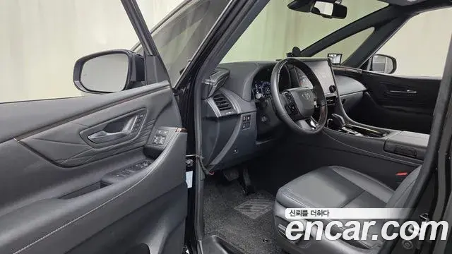 Toyota Alphard 2026 — ფოტო 30/35
