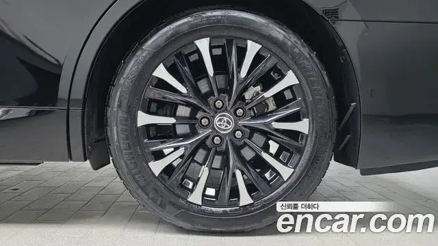 Toyota Alphard 2026 — ფოტო 25/35
