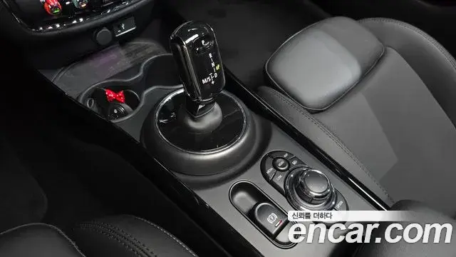 Mini Cooper Clubman 2024 — Photo 8/20