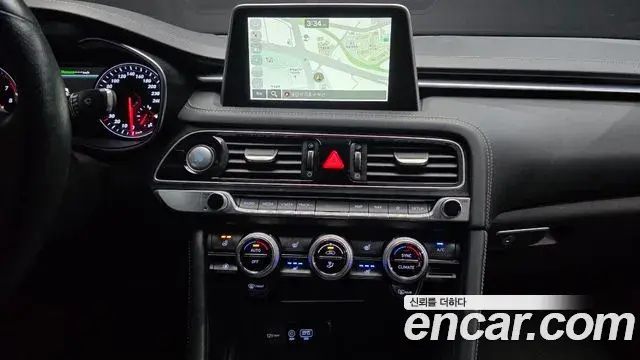 Genesis G70 2020 — ფოტო 15/20