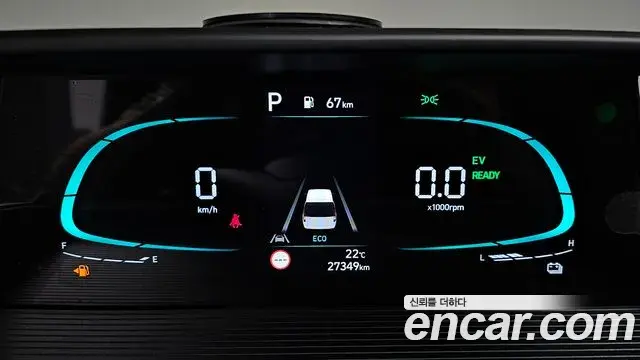 Hyundai Staria 2025 — Фото 8/20