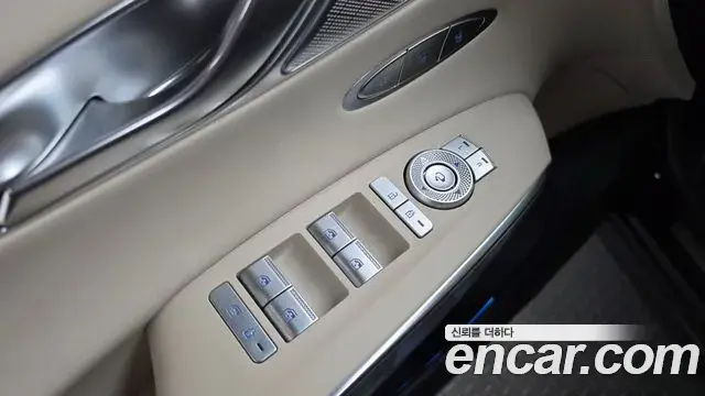 Genesis GV70 2023 — Şəkil 30/37