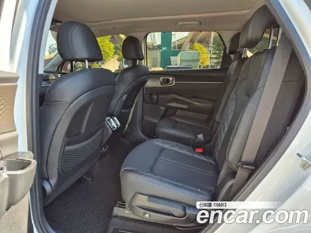 Kia Sorento 2021 — Фото 16/20