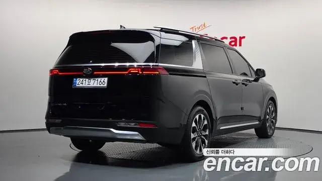 Kia Carnival 2020 — Photo 2/20
