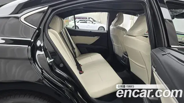 Toyota Camry 2026 — Şəkil 18/20