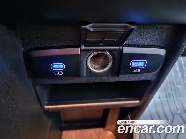 Hyundai Staria 2025 — Фото 19/20