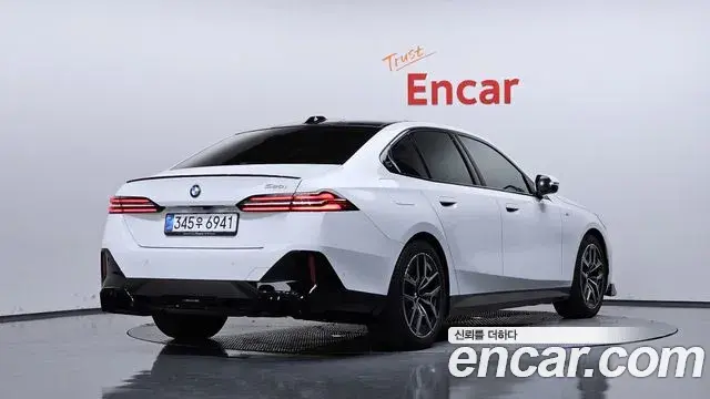 BMW 5 Series 2025 — Şəkil 2/20