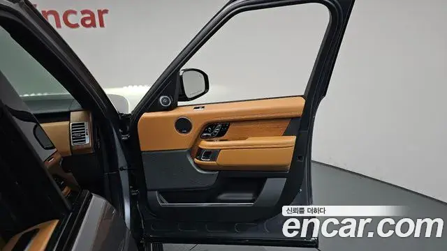 Land Rover Range Rover 2020 — ფოტო 42/44