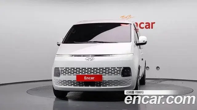 Hyundai Staria 2023 — Фото 3/20