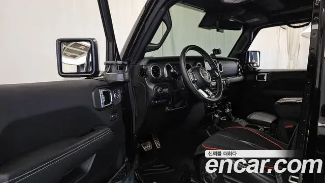 Jeep Wrangler 2023 — Фото 10/20