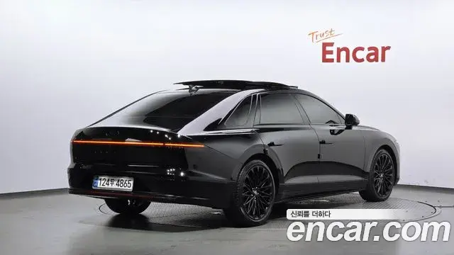 Hyundai Grandeur 2022 — Фото 1/20