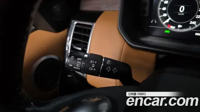 Land Rover Discovery 5 2018 — Şəkil 2/36