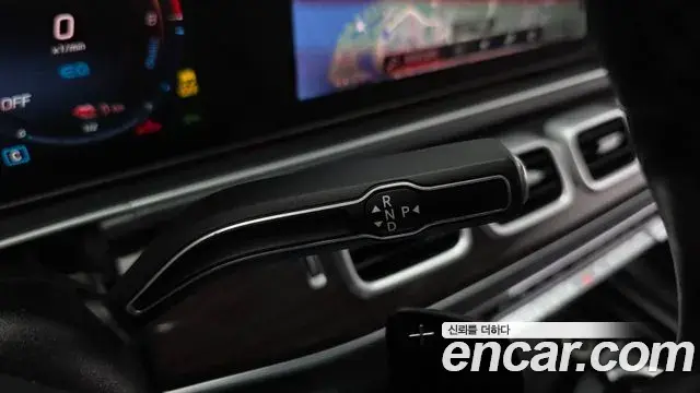 Mercedes-Benz GLE-Class 2021 — Photo 9/20
