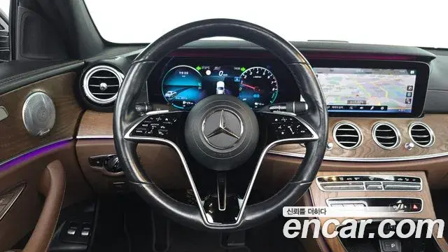 Mercedes-Benz E-Class 2020 — ფოტო 14/20