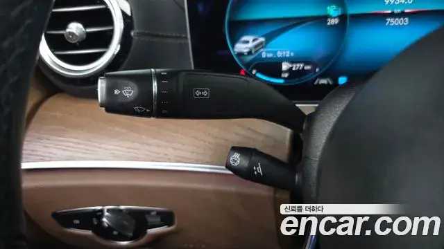 Mercedes-Benz E-Class 2020 — ფოტო 18/20