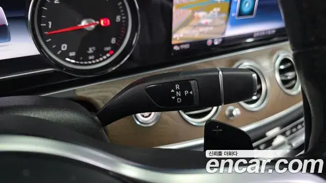 Mercedes-Benz E-Class 2019 — Фото 9/20