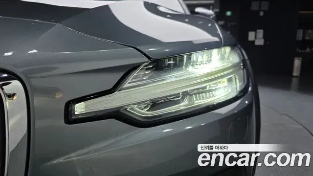 Volvo V60 Cross Country 2019 — Şəkil 8/35