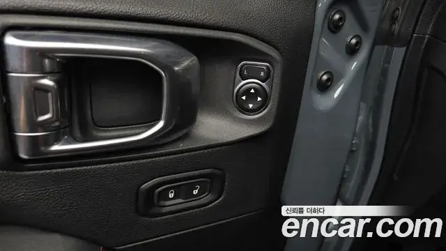 Jeep Wrangler 2025 — Photo 20/20