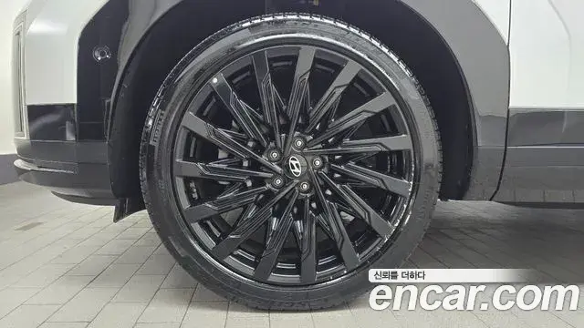 Hyundai Santa Fe 2023 — Photo 5/20