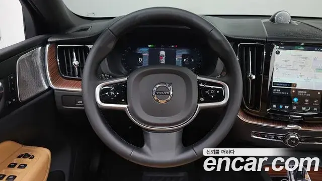 Volvo XC60 2025 — Photo 5/34