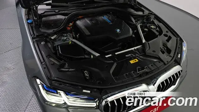 BMW 5 Series 2022 — Photo 6/20