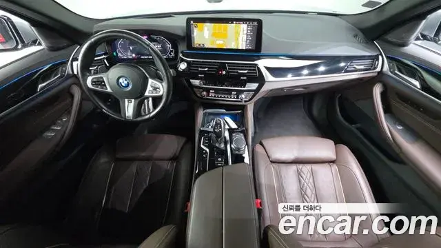 BMW 5 Series 2022 — Photo 7/20