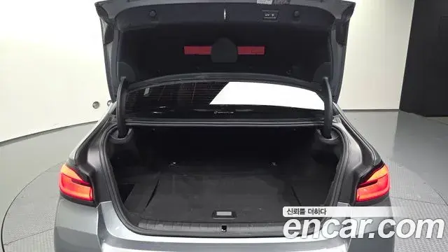 BMW 5 Series 2022 — Photo 20/20
