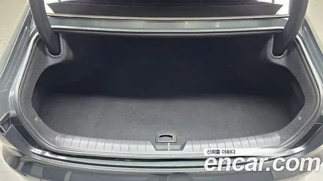 Hyundai Grandeur 2023 — Photo 16/20