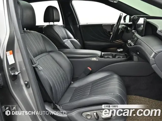 Lexus LS500 2021 — Photo 6/20
