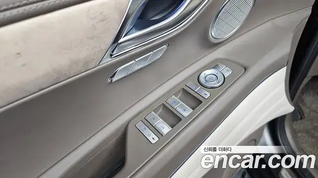 Genesis GV80 2023 — Photo 19/20