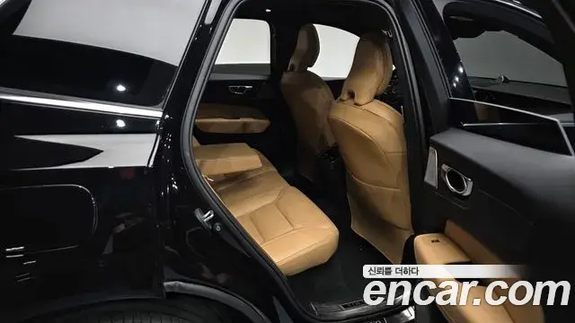 Volvo XC60 2024 — Şəkil 10/39