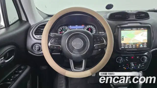 Jeep Renegade 2021 — Фото 14/20
