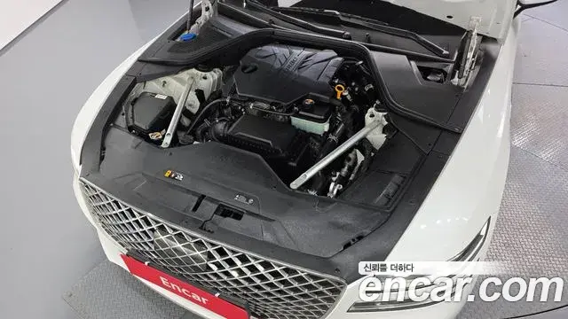 Genesis Electrified G80 2020 — Photo 6/20
