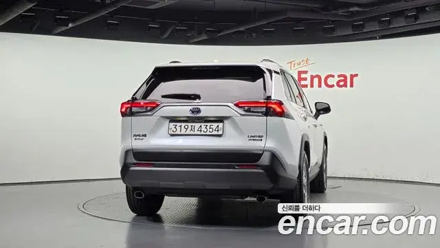 Toyota RAV4 2021 — Şəkil 4/20