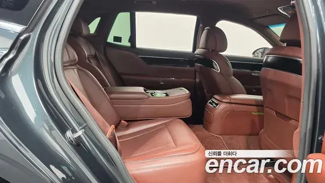 Genesis G90 2022 — Photo 12/20