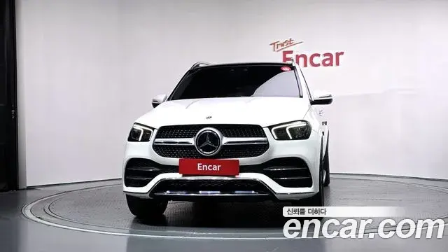 Mercedes-Benz GLE-Class 2021 — Photo 3/20