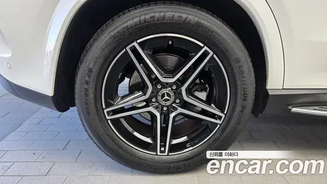 Mercedes-Benz GLE-Class 2021 — Photo 5/20