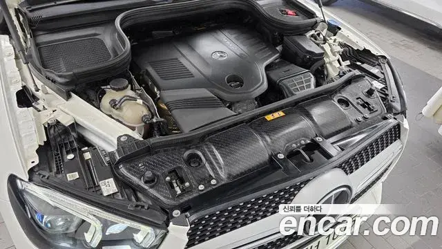 Mercedes-Benz GLE-Class 2021 — Photo 6/20