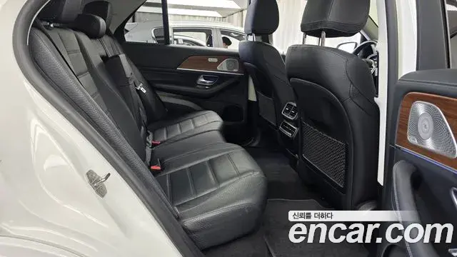 Mercedes-Benz GLE-Class 2021 — Photo 11/20
