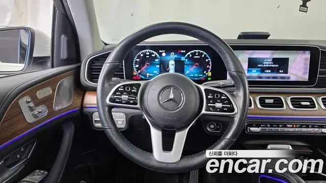 Mercedes-Benz GLE-Class 2021 — Photo 12/20