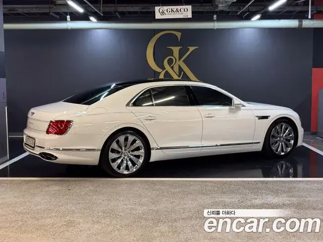 Bentley Flying Spur 2021 — ფოტო 9/20