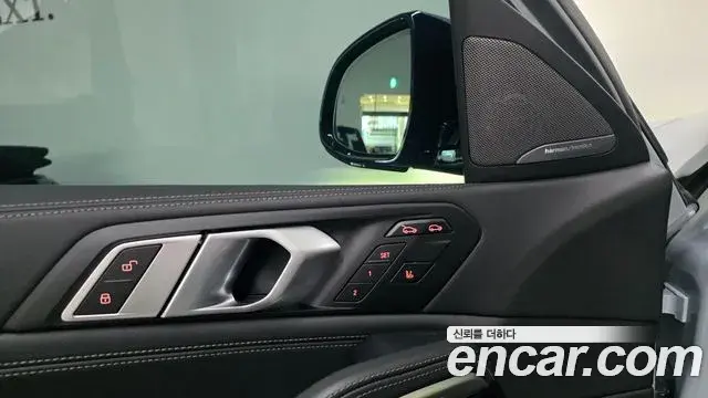 BMW X6 2025 — Photo 16/18