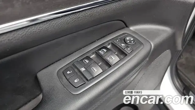 Jeep Grand Cherokee 2018 — Photo 21/30