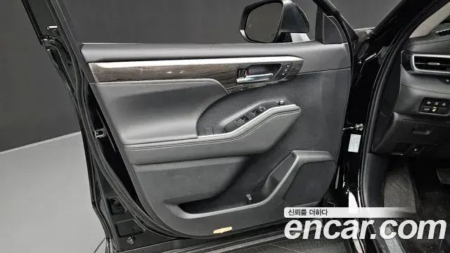 Toyota Highlander 2026 — Şəkil 16/34