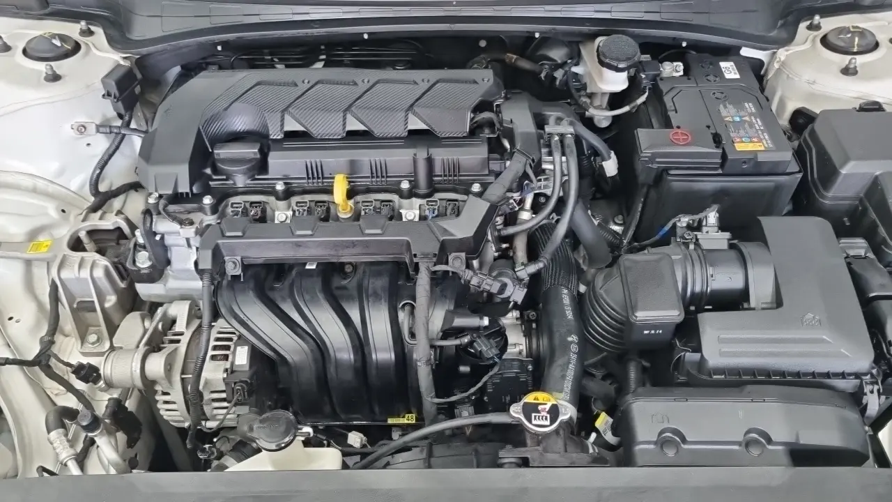 Hyundai Avante 2022 — Photo 6/18