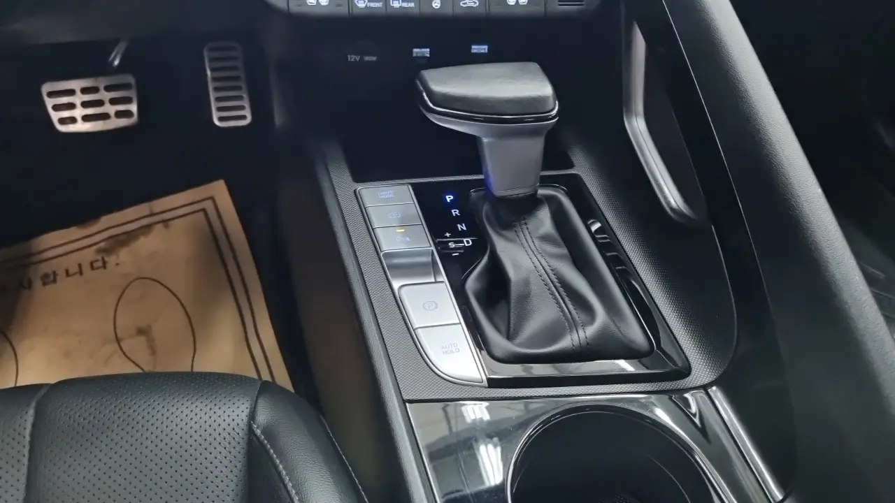 Hyundai Avante 2022 — Photo 8/18