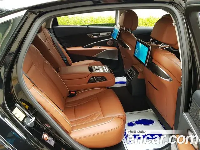 Kia The K9 2018 — Photo 20/20