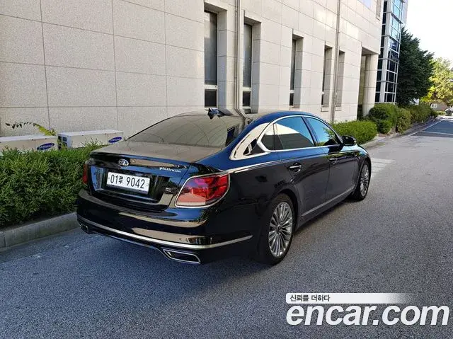Kia The K9 2018 — Photo 15/20