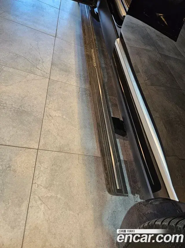 Land Rover Range Rover 2020 — ფოტო 1/14