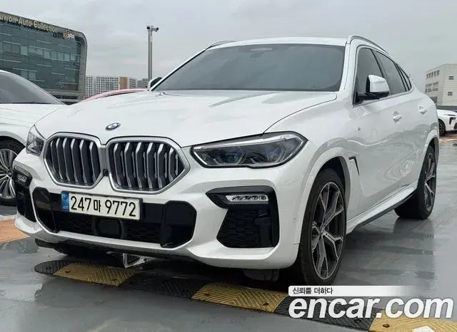 BMW X6 2021 — Photo 9/9
